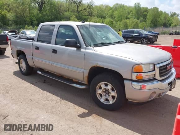 2005 GMC Sierra 1500 SLE with VIN 2GTEK13T051127290, listed as a IAAI auction lot 42260255 with 149,838 mi miles and . Bid and sale history available at DreamBid. Image 1.