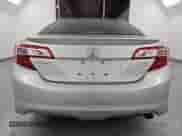 2013 Toyota Camry SE z VIN 4T1BF1FK6DU276294, wystawiony jako Copart lot #84837855 z przebiegiem 155 878 mil mil oraz Czysty tytuł • Clean title. Historia ofert i sprzedaży dostępna na DreamBid. Obrazek 6.