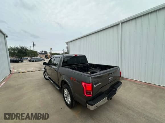 2016 Ford F-150 XLT z VIN 1FTEW1EP0GKE53257, wystawiony jako Copart lot #85405575 z przebiegiem 207 342 mil mil oraz Czysty tytuł • Clean title. Historia ofert i sprzedaży dostępna na DreamBid. Obrazek 3.