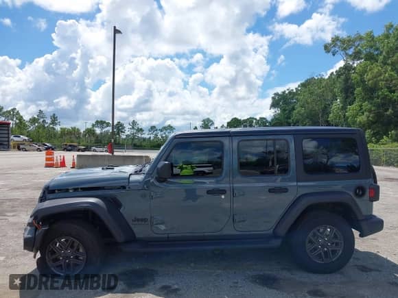 2025 Jeep Wrangler Sport S с VIN 1C4PJXDN0SW522296, выставлен на аукционе IAAI как лот 42970229 с пробегом 8 892 миль миль и . История ставок и продаж доступна на DreamBid. Изображение 14.