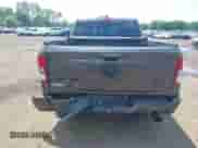 2020 Ram 1500 Big Horn z VIN 1C6SRFFT4LN185235, wystawiony jako IAAI lot #42551203 z przebiegiem 57 459 mil mil oraz . Historia ofert i sprzedaży dostępna na DreamBid. Obrazek 18.