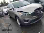 2017 Kia Sorento LX z VIN 5XYPG4A34HG298309, wystawiony jako IAAI lot #43013503 z przebiegiem 150 581 mil mil oraz . Historia ofert i sprzedaży dostępna na DreamBid. Obrazek 1.