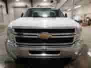2011 Chevrolet Silverado 3500HD Work Truck z VIN 1GC3KZCG1BZ389587, wystawiony jako Copart lot #80720225 z przebiegiem 52 349 mil mil oraz Szkoda całkowita • Salvage title. Historia ofert i sprzedaży dostępna na DreamBid. Obrazek 5.