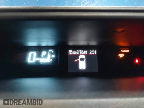 2014 Toyota Prius One z VIN JTDKDTB30E1559751, wystawiony jako IAAI lot #42591558 z przebiegiem 127 520 mil mil oraz . Historia ofert i sprzedaży dostępna na DreamBid. Obrazek 7.