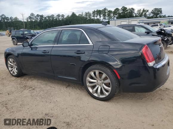 2019 Chrysler 300 Touring L with VIN 2C3CCAAG8KH569042, listed as a Copart auction lot 68284975 with Not provided miles and Salvage title. Bid and sale history available at DreamBid. Image 2.