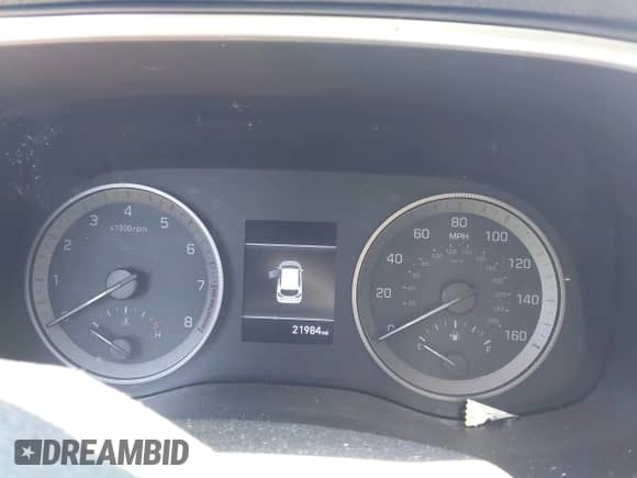 2021 Hyundai Tucson Value with VIN KM8J33A48MU401322, listed as a IAAI auction lot 42810579 with 21,984 mi miles and . Bid and sale history available at DreamBid. Image 7.