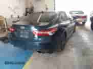 2020 Toyota Camry SE z VIN 4T1G11AK8LU870945, wystawiony jako IAAI lot #42890973 z przebiegiem 134 048 mil mil oraz . Historia ofert i sprzedaży dostępna na DreamBid. Obrazek 4.