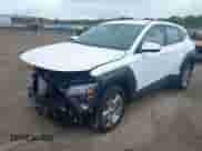 2025 Hyundai Kona SE with VIN KM8HACAB0SU301571, listed as a IAAI auction lot 43377717 with 5,761 mi miles and . Bid and sale history available at DreamBid. Image 2.