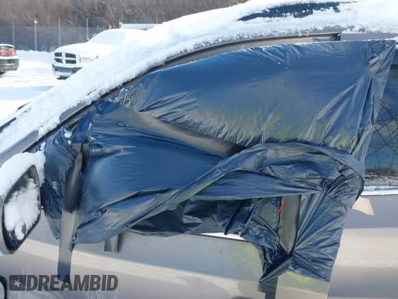 2010 Hyundai Veracruz Limited с VIN KM8NUDCC5AU121104, выставлен на аукционе IAAI как лот 41381722 с пробегом Не указан миль и . История ставок и продаж доступна на DreamBid. Изображение 6.