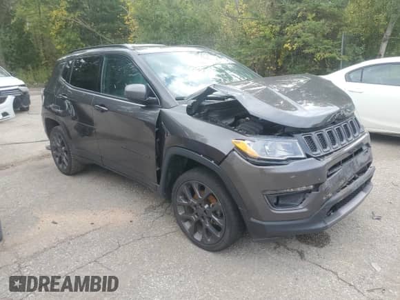 2021 Jeep Compass Latitude z VIN 3C4NJDBB0MT568279, wystawiony jako Copart lot #81084915 z przebiegiem 162 828 mil mil oraz Szkoda całkowita • Salvage title. Historia ofert i sprzedaży dostępna na DreamBid. Obrazek 4.