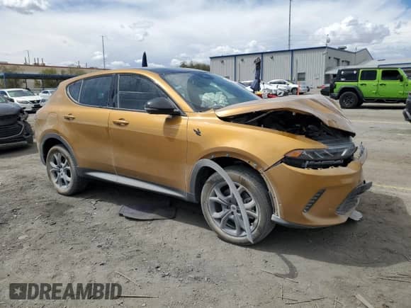 2024 Dodge Hornet GT Plus with VIN ZACNDFBNXR3A18736, listed as a Copart auction lot 51860185 with 4,593 mi miles and Salvage title. Bid and sale history available at DreamBid. Image 4.