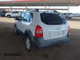 2008 Hyundai Tucson SE z VIN KM8JN12D38U879084, wystawiony jako IAAI lot #43194499 z przebiegiem 144 747 mil mil oraz . Historia ofert i sprzedaży dostępna na DreamBid. Obrazek 3.