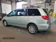 2008 Toyota Sienna XLE z VIN 5TDBK22C18S011345, wystawiony jako Copart lot #80895945 z przebiegiem 254 250 mil mil oraz Czysty tytuł • Clean title. Historia ofert i sprzedaży dostępna na DreamBid. Obrazek 2.