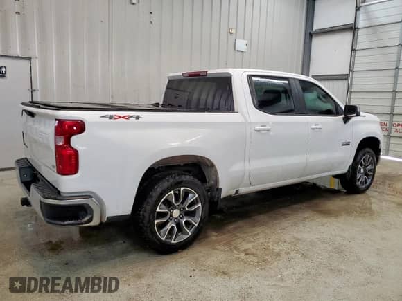 2022 Chevrolet Silverado 1500 LT z VIN 2GCUDDEDXN1512580, wystawiony jako Copart lot #69141285 z przebiegiem 141 034 mil mil oraz Czysty tytuł • Clean title. Historia ofert i sprzedaży dostępna na DreamBid. Obrazek 3.
