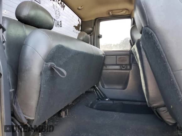 2002 Chevrolet Silverado 3500 with VIN 1GCJK391X2E173753, listed as a Copart auction lot 58004135 with 378,810 mi miles and Salvage title. Bid and sale history available at DreamBid. Image 10.