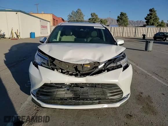 2024 Toyota Sienna Limited с VIN 5TDZRKEC3RS200330, выставлен на аукционе Copart как лот 84029504 с пробегом 11 670 миль миль и Списание • Salvage title. История ставок и продаж доступна на DreamBid. Изображение 12.