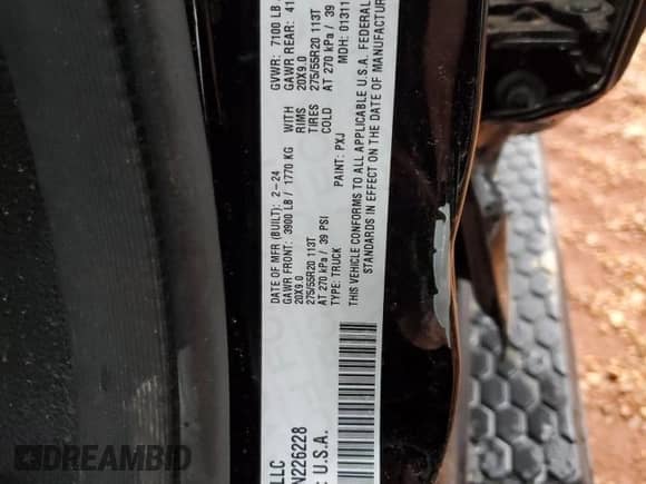 2024 Ram 1500 Tradesman z VIN 1C6SRFCT9RN226228, wystawiony jako Copart lot #42578855 z przebiegiem 8 229 mil mil oraz Szkoda całkowita • Salvage title. Historia ofert i sprzedaży dostępna na DreamBid. Obrazek 13.