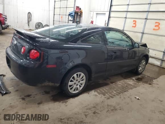 2010 Chevrolet Cobalt z VIN 1G1AC1F54A7115061, wystawiony jako Copart lot #54386555 z przebiegiem 250 819 mil mil oraz Szkoda całkowita • Salvage title. Historia ofert i sprzedaży dostępna na DreamBid. Obrazek 3.