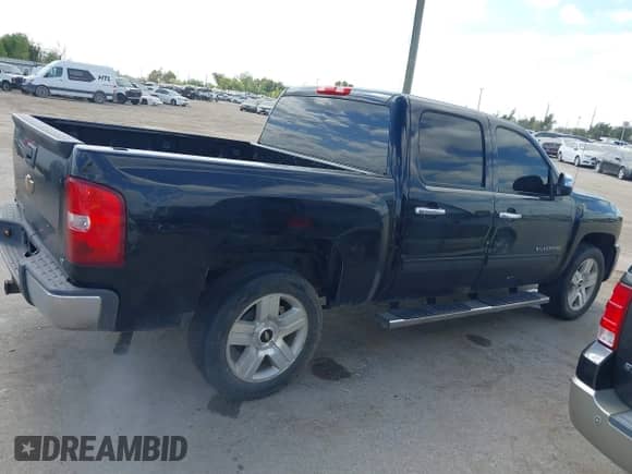 2010 Chevrolet Silverado 1500 LT z VIN 3GCRCSE04AG251930, wystawiony jako IAAI lot #43497285 z przebiegiem 176 070 mil mil oraz . Historia ofert i sprzedaży dostępna na DreamBid. Obrazek 13.