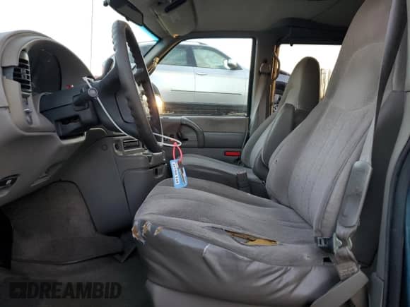 2001 Chevrolet Astro с VIN 1GNDM19W21B104358, выставлен на аукционе Copart как лот 42752675 с пробегом 214 327 миль миль и Списание • Salvage title. История ставок и продаж доступна на DreamBid. Изображение 7.