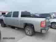 2007 Chevrolet Silverado 1500 Work Truck z VIN 2GCEC13C071556378, wystawiony jako IAAI lot #42282523 z przebiegiem 232 328 mil mil oraz . Historia ofert i sprzedaży dostępna na DreamBid. Obrazek 14.
