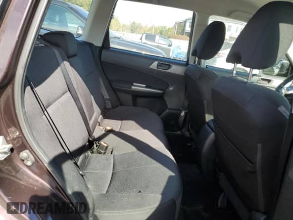 2013 Subaru Forester X z VIN JF2SHABC2DH410712, wystawiony jako Copart lot #84947895 z przebiegiem 104 099 mil mil oraz Czysty tytuł • Clean title. Historia ofert i sprzedaży dostępna na DreamBid. Obrazek 11.