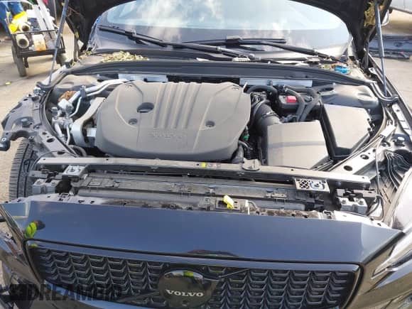 2024 Volvo S60 Plus Black Edition z VIN 7JRL12FH6RG294738, wystawiony jako IAAI lot #41465923 z przebiegiem 15 862 mil mil oraz . Historia ofert i sprzedaży dostępna na DreamBid. Obrazek 10.