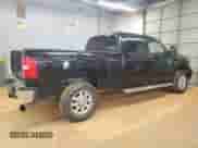 2011 Chevrolet Silverado 2500HD LTZ z VIN 1GC1KYC85BF193888, wystawiony jako Copart lot #82111525 z przebiegiem 314 673 mil mil oraz Szkoda całkowita • Salvage title. Historia ofert i sprzedaży dostępna na DreamBid. Obrazek 3.