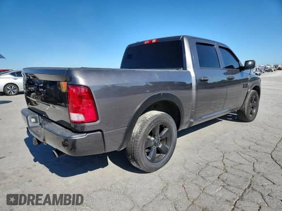 2017 Ram 1500 Express z VIN 1C6RR6KG3HS679442, wystawiony jako Copart lot #70269865 z przebiegiem 129 297 mil mil oraz Szkoda całkowita • Salvage title. Historia ofert i sprzedaży dostępna na DreamBid. Obrazek 3.