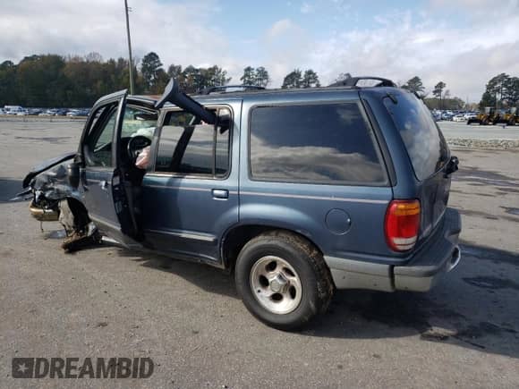 1998 Ford Explorer XLT с VIN 1FMZU32P3WZB05199, выставлен на аукционе Copart как лот 79951194 с пробегом 209 673 миль миль и Списание • Salvage title. История ставок и продаж доступна на DreamBid. Изображение 2.