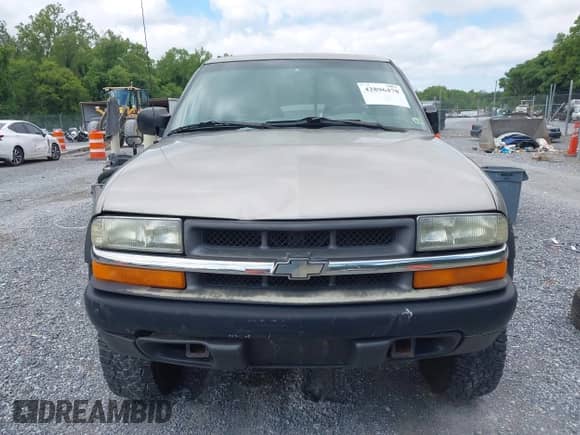 2002 Chevrolet S-10 LS с VIN 1GCCT19W028200267, выставлен на аукционе IAAI как лот 42896478 с пробегом 129 029 миль миль и . История ставок и продаж доступна на DreamBid. Изображение 12.