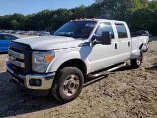 2014 Ford F-250 XL z VIN 1FT7W2B68EEA31162, wystawiony jako Copart lot #70939305 z przebiegiem 213 383 mil mil oraz Czysty tytuł • Clean title. Historia ofert i sprzedaży dostępna na DreamBid. Obrazek 1.