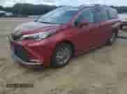 2024 Toyota Sienna XLE z VIN 5TDYRKEC1RS188674, wystawiony jako Copart lot #83835485 z przebiegiem 16 315 mil mil oraz Czysty tytuł • Clean title. Historia ofert i sprzedaży dostępna na DreamBid. Obrazek 1.