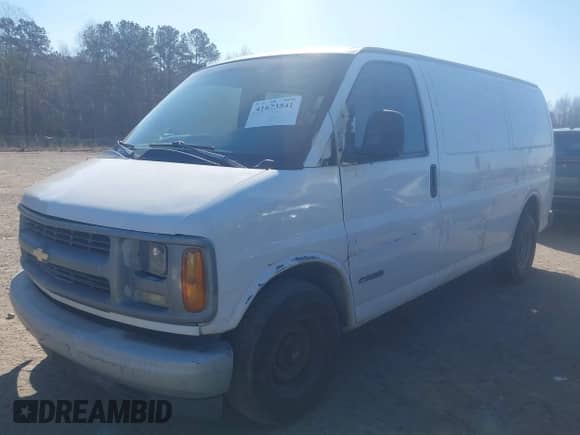 2000 Chevrolet Express Cargo with VIN 1GCFG15W2Y1133504, listed as a IAAI auction lot 41673541 with 167,849 mi miles and . Bid and sale history available at DreamBid. Image 2.