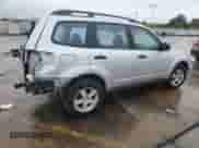 2011 Subaru Forester X z VIN JF2SHBBC9BG723345, wystawiony jako Copart lot #81730085 z przebiegiem 173 477 mil mil oraz Szkoda całkowita • Salvage title. Historia ofert i sprzedaży dostępna na DreamBid. Obrazek 3.