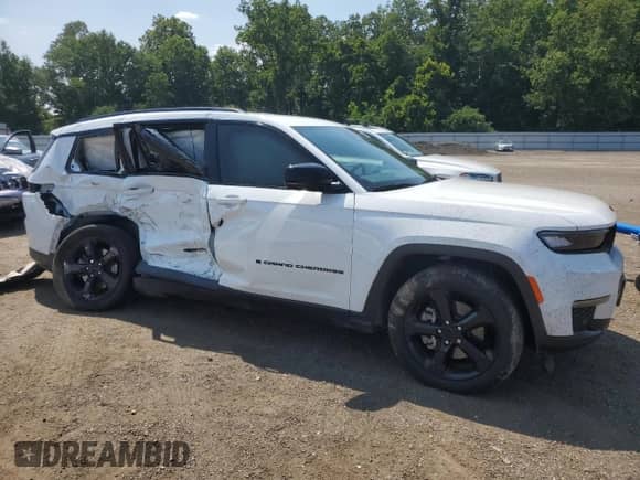2023 Jeep Grand Cherokee Limited with VIN 1C4RJKBG4P8761183, listed as a Copart auction lot 67513965 with 43,001 mi miles and Salvage title. Bid and sale history available at DreamBid. Image 4.
