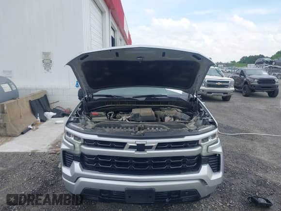 2022 Chevrolet Silverado 1500 RST z VIN 1GCUDEET8NZ571342, wystawiony jako IAAI lot #42146604 z przebiegiem 90 957 mil mil oraz . Historia ofert i sprzedaży dostępna na DreamBid. Obrazek 10.