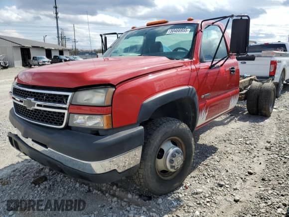 2006 Chevrolet Silverado 3500 с VIN 1GBJK34U06E213432, выставлен на аукционе Copart как лот 50466955 с пробегом 100 789 миль миль и Списание • Salvage title. История ставок и продаж доступна на DreamBid. Изображение 1.