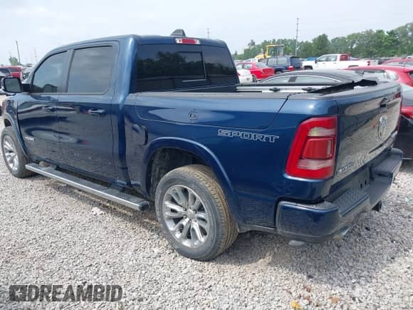 2022 Ram 1500 Laramie z VIN 1C6SRFJT3NN289645, wystawiony jako IAAI lot #42833604 z przebiegiem 13 771 mil mil oraz . Historia ofert i sprzedaży dostępna na DreamBid. Obrazek 3.