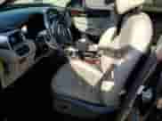 2017 Kia Sorento EX z VIN 5XYPH4A15HG207057, wystawiony jako Copart lot #55059615 z przebiegiem 133 897 mil mil oraz Szkoda całkowita • Salvage title. Historia ofert i sprzedaży dostępna na DreamBid. Obrazek 7.