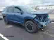 2025 Chevrolet Traverse AWD Z71 z VIN 1GNEVJRS6SJ261722, wystawiony jako IAAI lot #42931447 z przebiegiem 1 457 mil mil oraz . Historia ofert i sprzedaży dostępna na DreamBid. Obrazek 1.