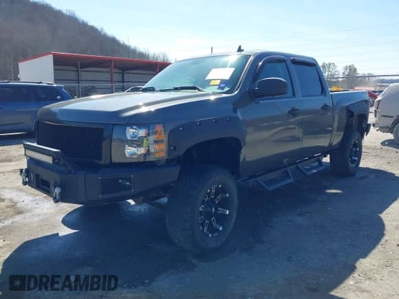 2011 Chevrolet Silverado 1500 LS z VIN 3GCPKREA9BG182360, wystawiony jako IAAI lot #41782080 z przebiegiem 214 465 mil mil oraz . Historia ofert i sprzedaży dostępna na DreamBid. Obrazek 17.
