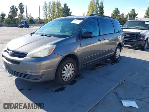 2005 Toyota Sienna CE z VIN 5TDZA23C75S332284, wystawiony jako IAAI lot #43548322 z przebiegiem 271 228 mil mil oraz . Historia ofert i sprzedaży dostępna na DreamBid. Obrazek 2.