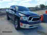2018 Ram 1500 Big Horn z VIN 1C6RR7LM7JS264057, wystawiony jako IAAI lot #42037220 z przebiegiem 116 573 mil mil oraz . Historia ofert i sprzedaży dostępna na DreamBid. Obrazek 1.