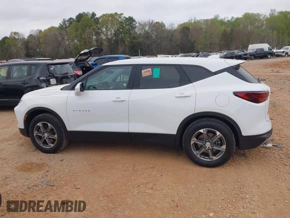 2023 Chevrolet Blazer LT z VIN 3GNKBHR45PS234006, wystawiony jako IAAI lot #41927800 z przebiegiem 57 610 mil mil oraz . Historia ofert i sprzedaży dostępna na DreamBid. Obrazek 14.