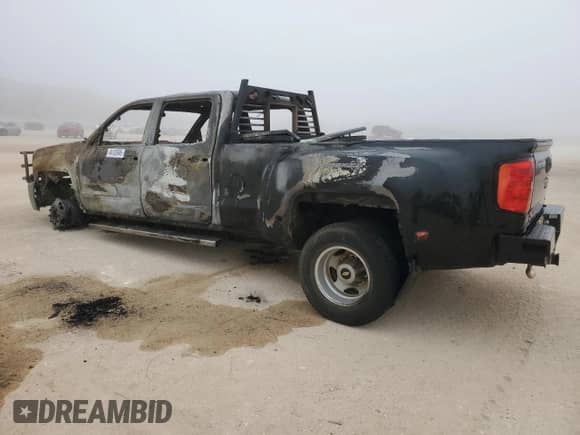 2015 Chevrolet Silverado 3500HD LTZ с VIN 1GC4K0C88FF624728, выставлен на аукционе Copart как лот 44182945 с пробегом Не указан миль и На запчасти • Non repairable. История ставок и продаж доступна на DreamBid. Изображение 2.