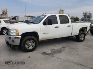 2013 Chevrolet Silverado 2500HD Work Truck z VIN 1GC1CVCG2DF119821, wystawiony jako Copart lot #52956635 z przebiegiem Nie podano mil oraz Szkoda całkowita • Salvage title. Historia ofert i sprzedaży dostępna na DreamBid. Obrazek 1.