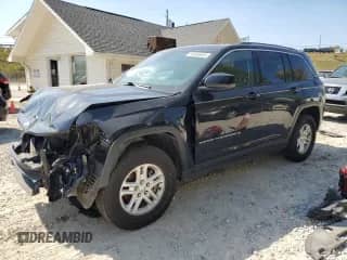 2023 Jeep Grand Cherokee Altitude z VIN 1C4RJHAG8PC530496, wystawiony jako Copart lot #80065655 z przebiegiem 28 706 mil mil oraz Szkoda całkowita • Salvage title. Historia ofert i sprzedaży dostępna na DreamBid. Obrazek 1.