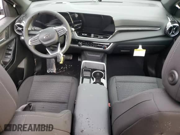 2025 Chevrolet Equinox FWD LT z VIN 3GNAXHEG2SL246808, wystawiony jako Copart lot #43596115 z przebiegiem 27 mil mil oraz Szkoda całkowita • Salvage title. Historia ofert i sprzedaży dostępna na DreamBid. Obrazek 8.