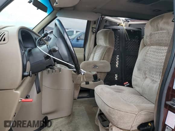 2000 Ford Econoline Cargo Recreational with VIN 1FDRE14LXYHA39870, listed as a Copart auction lot 41824065 with 112,028 mi miles and Salvage title. Bid and sale history available at DreamBid. Image 7.